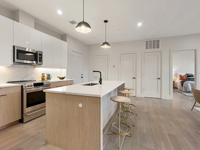 Building Photo - 85 Myrtle St