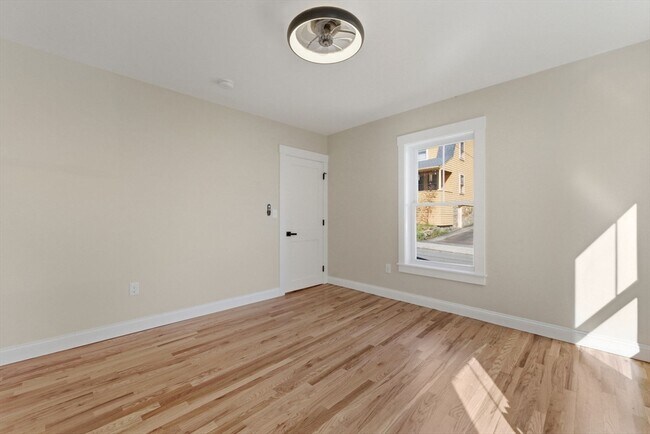 Building Photo - 20 Beacon St