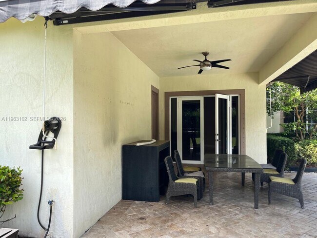 Building Photo - 2750 Jockey Cir