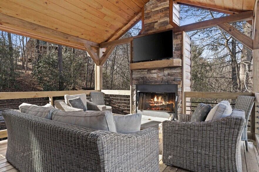 Building Photo - 135 Black Gum Ln