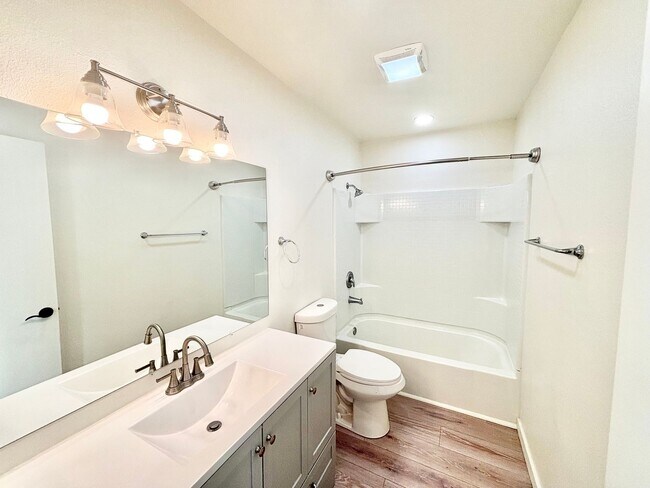 Building Photo - 437 Reed Way