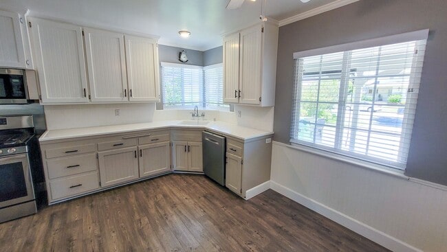 Building Photo - 4 Bed 2 Bath House in East Whittier Availa...