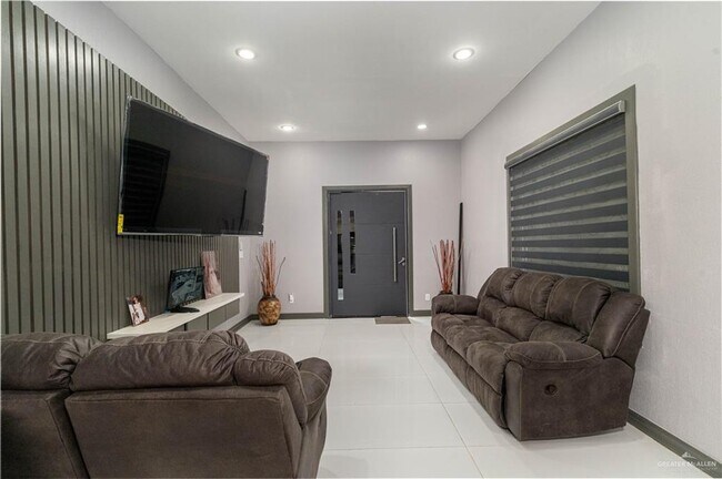 Building Photo - 12 Cimarron Dr