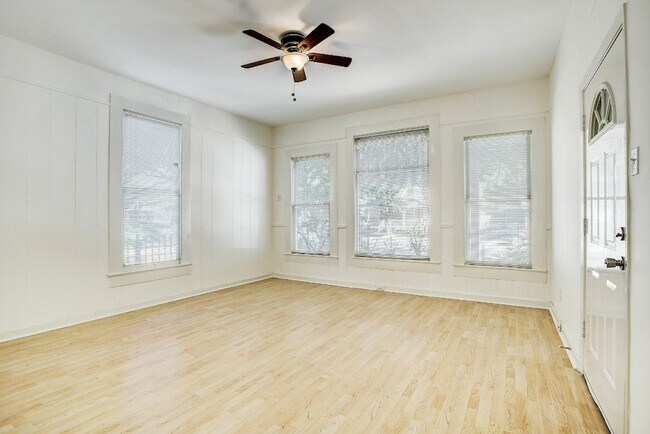 Building Photo - 1127 Yale St