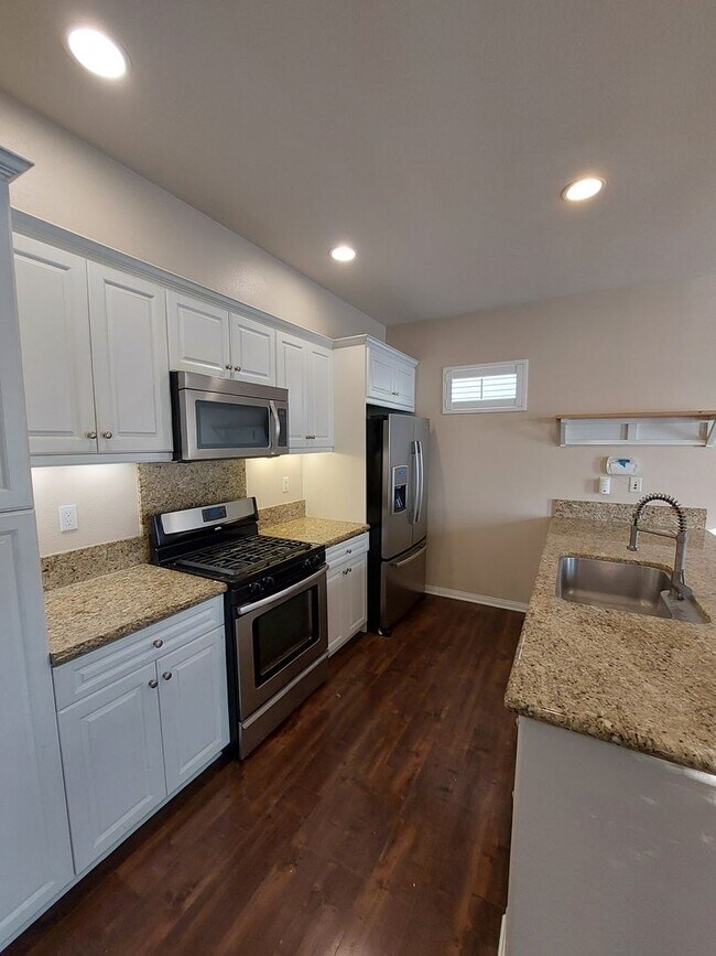 Building Photo - Beautiful townhouse in Ontario-CALL FOR OUR MOVE-IN SPEACIAL