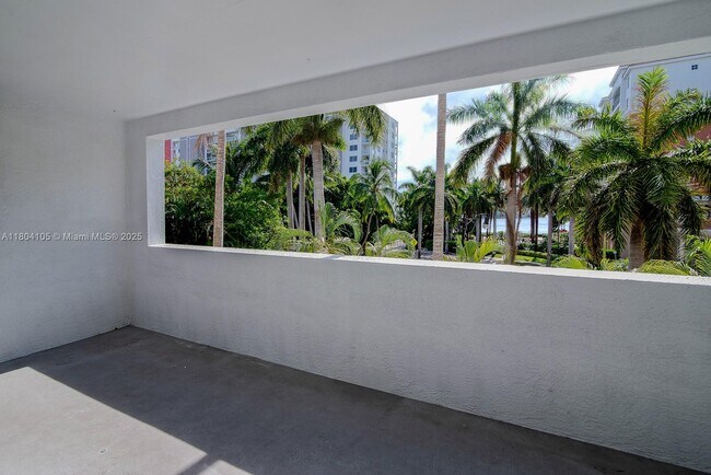 Building Photo - 17125 N Bay Rd