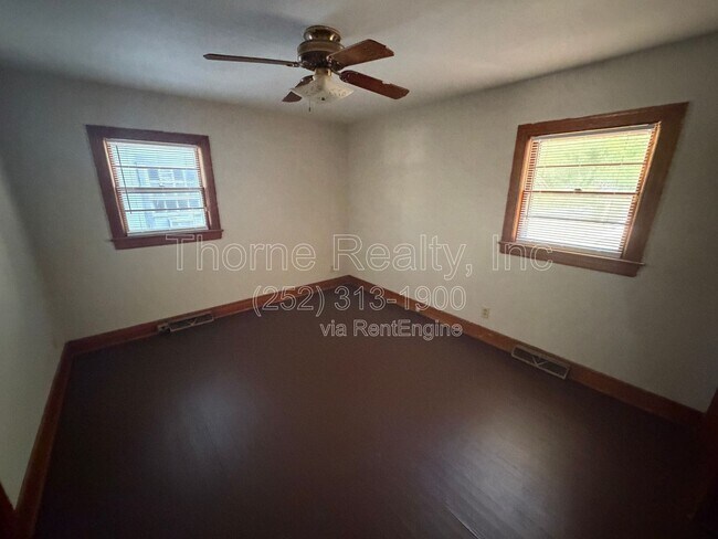 Building Photo - 1425 Hargrove St
