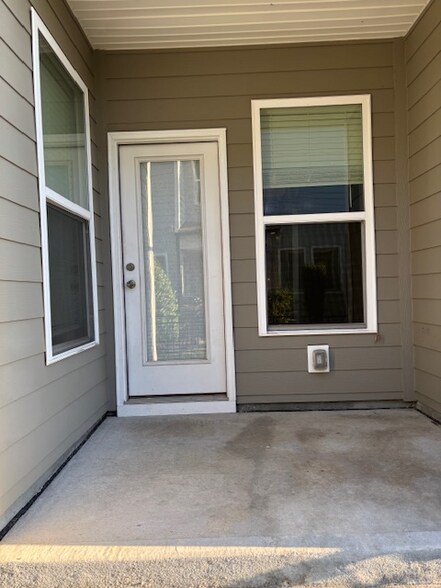 Building Photo - 226 Johnston Dr