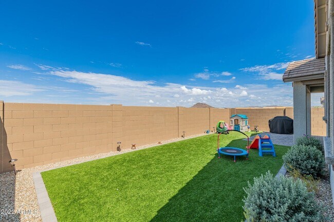 Building Photo - 25204 N 143rd Ln