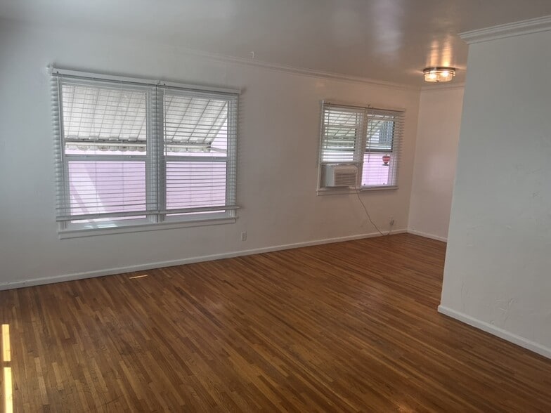 Building Photo - 4277 Tujunga Ave