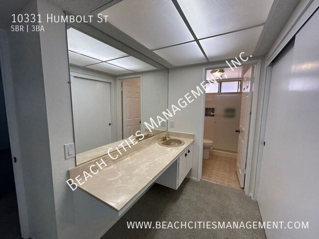 Building Photo - 10331 Humbolt St