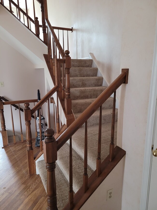 Building Photo - 920 Sweetflower Dr