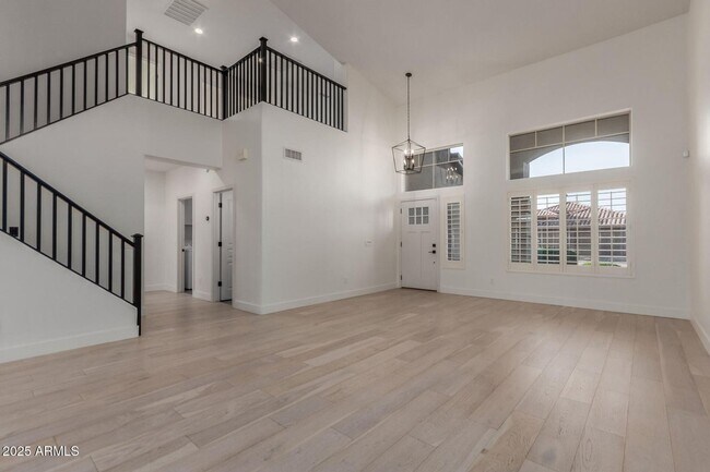 Building Photo - 3 bed, 2.5 bath Scottsdale home with POOL