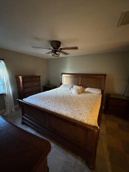 Building Photo - 113 Sunridge Park