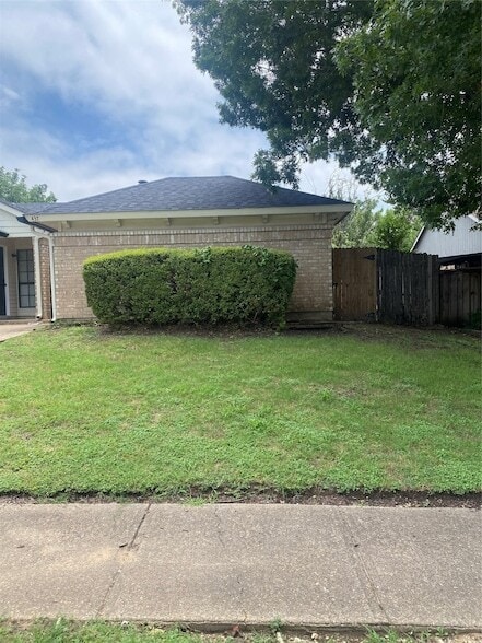 Primary Photo - 437 Dollins St