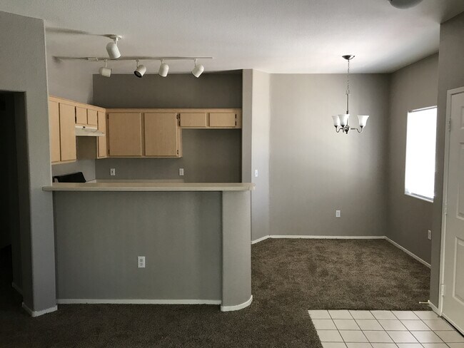 Building Photo - FANTASTIC GATED CONDO IN NW  WITH DETACHED...