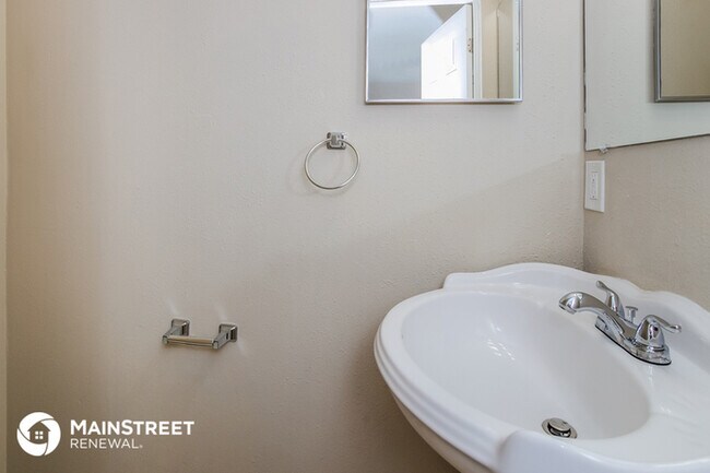 Building Photo - 7321 Glasgow Ave