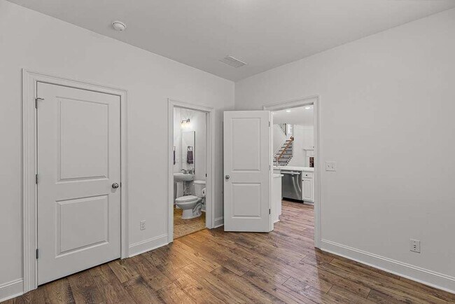 Building Photo - 3206 Montauk Hill Dr