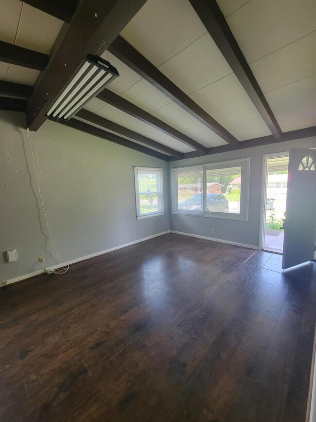 Building Photo - 1550 Bluebird Ln