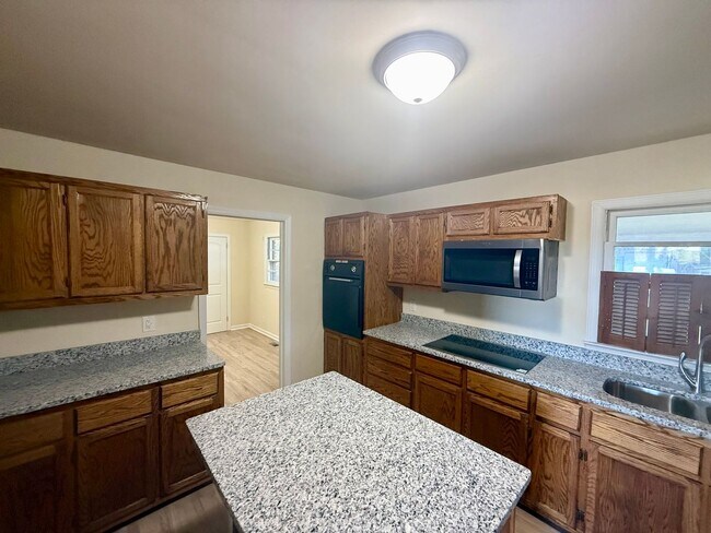 Building Photo - 2BR • 1BA + Two Flex Spaces – Updated Home in Gibsonville!