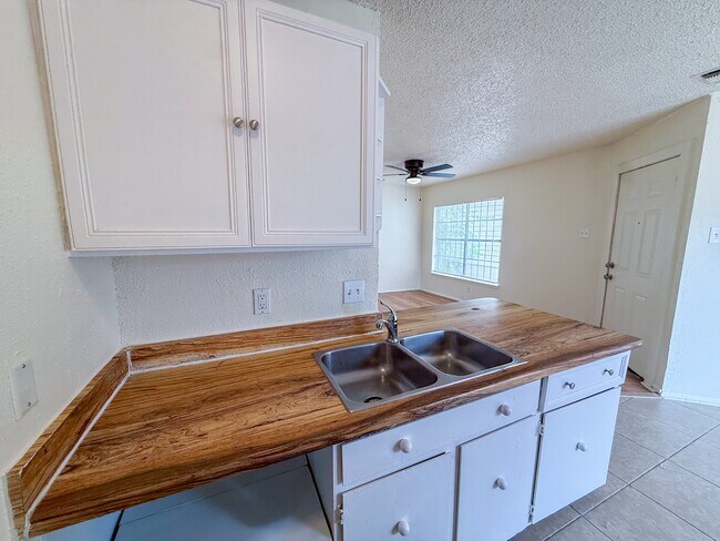 Building Photo - 4047 Indian Sunrise