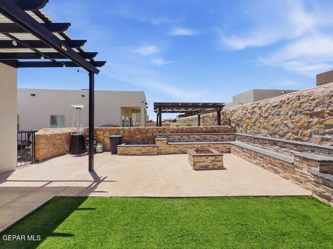 Building Photo - 13655 Stonor Ct