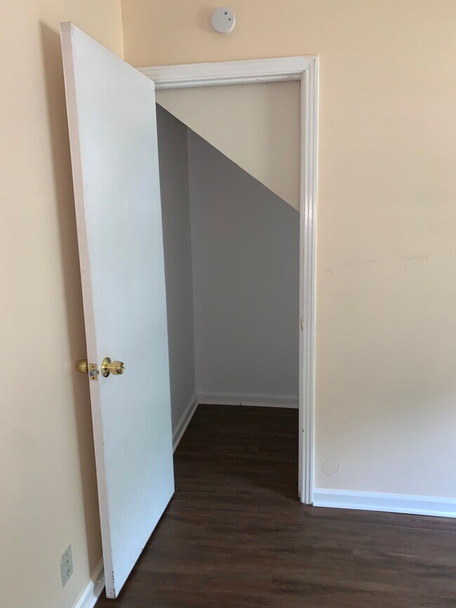 Building Photo - 803 Holder Ct