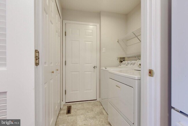 Building Photo - 6311 Stockbridge Overlook Ct