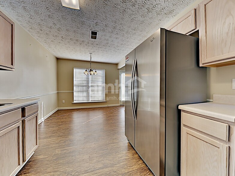 Building Photo - 201 Toulouse St