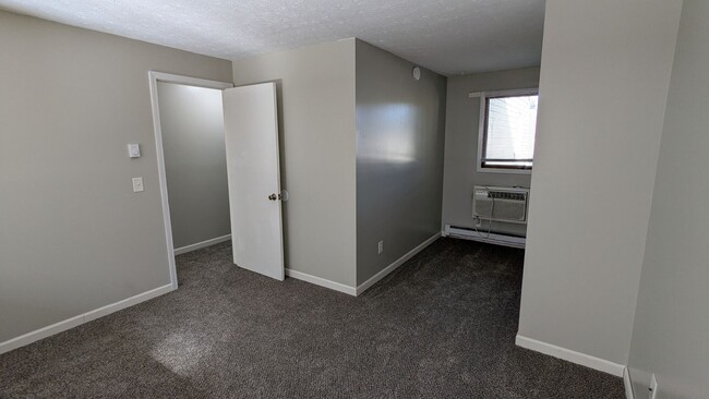 Building Photo - MN Cedar Village (857)