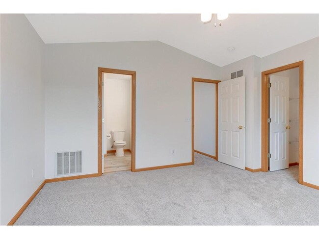 Building Photo - 15921 Finch Ln
