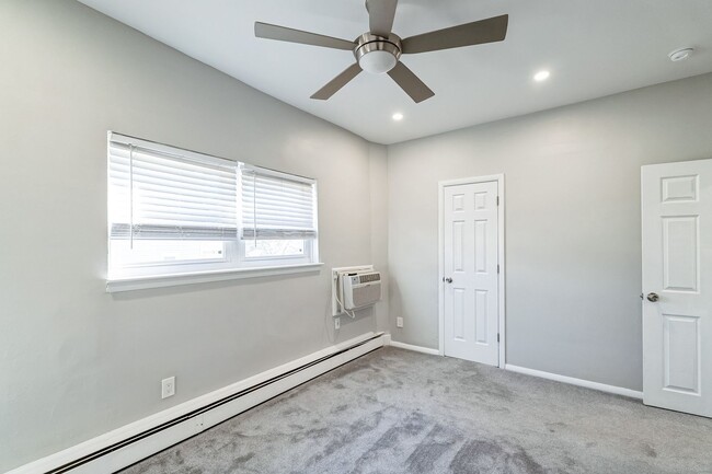 Building Photo - Recently Renovated 1 Bed, 1 Bath Gem in Wi...