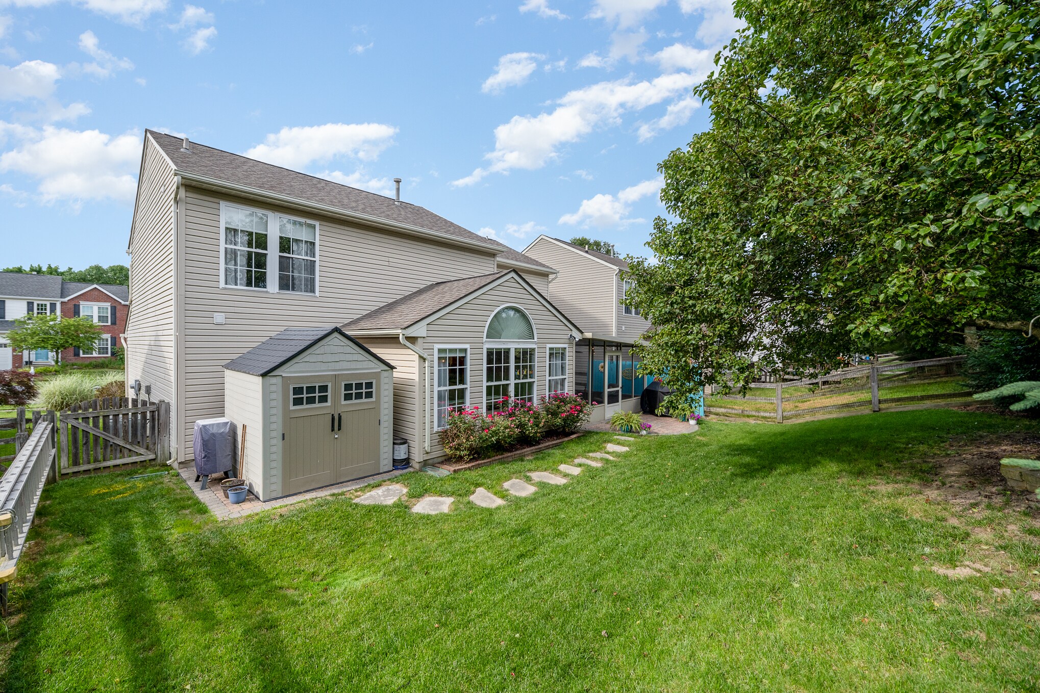 Building Photo - 451 Indian Lake Dr