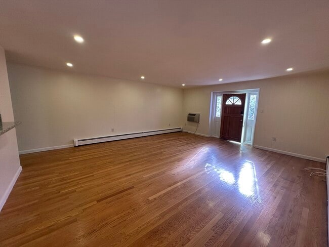Building Photo - 121 Tremont St