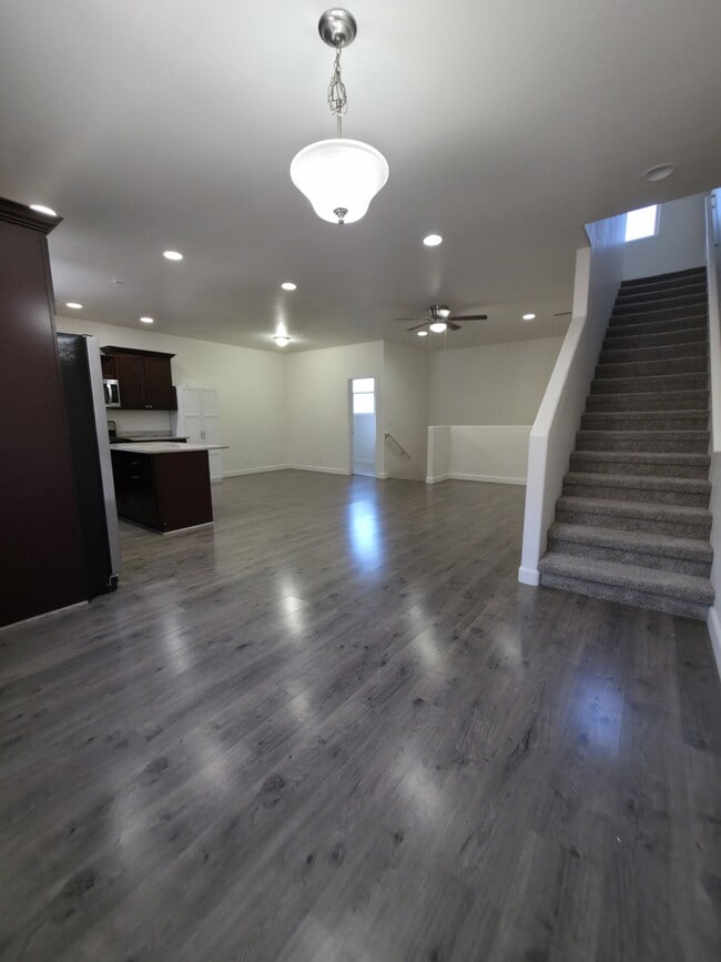 Building Photo - 2489 W Cripple Creek Dr