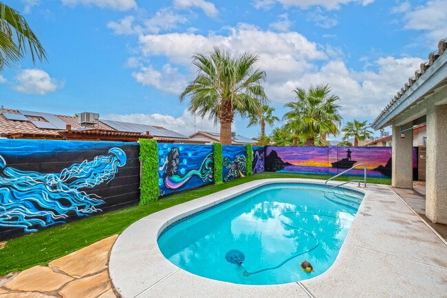 Building Photo - "3-Bedroom, 2-Bathroom Solar Home with a Pool in Mesa Del Sol!"