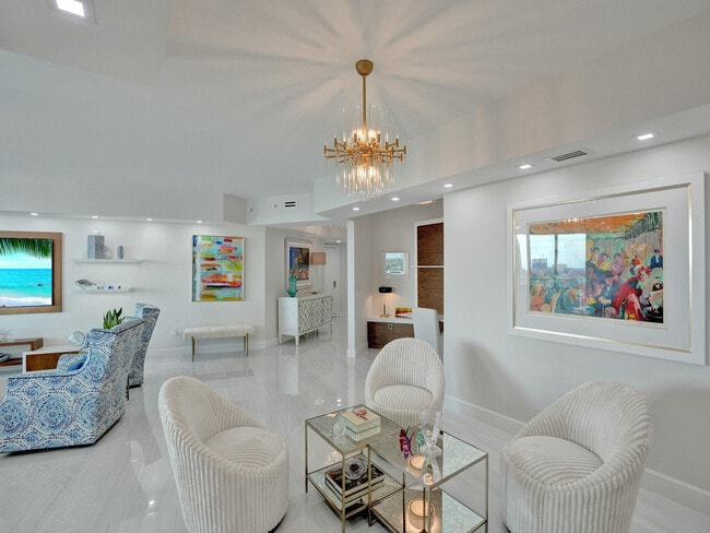 Building Photo - 411 N New River Dr E