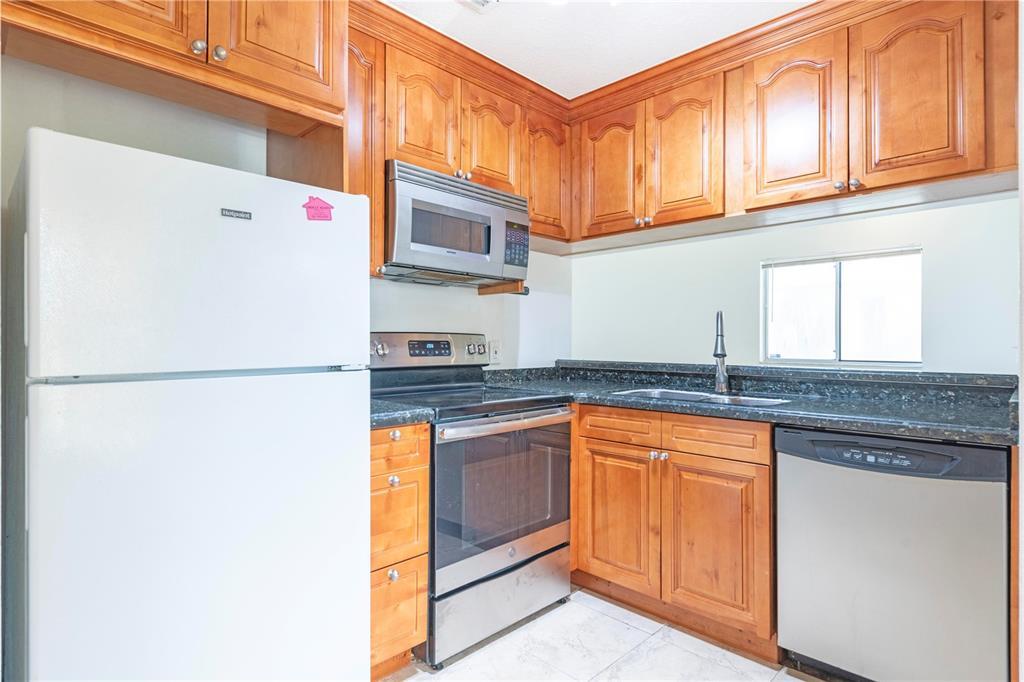 Building Photo - 1155 Coral Club Dr