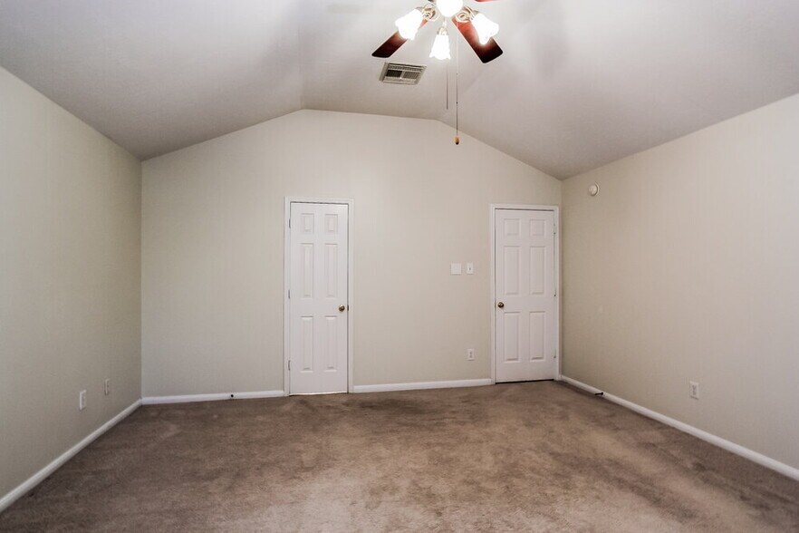 Building Photo - 2715 Fox View Cir