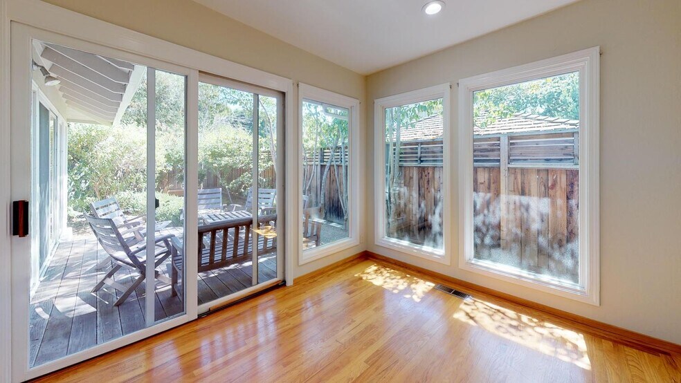 Building Photo - 663 Newell Rd