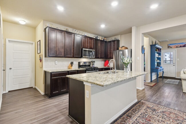 Building Photo - 513 Chelson Hunt