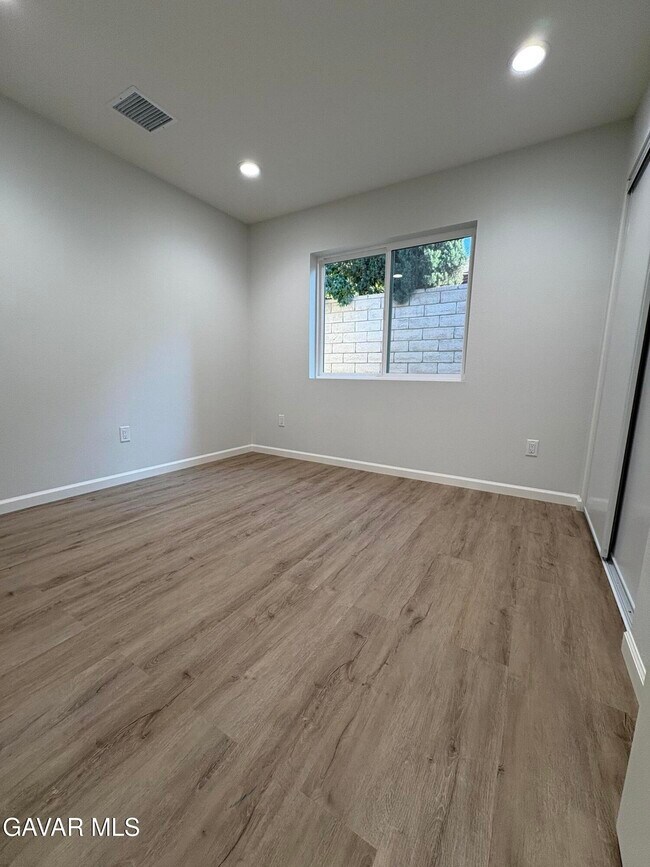 Building Photo - 338 Mesa Verde Ave