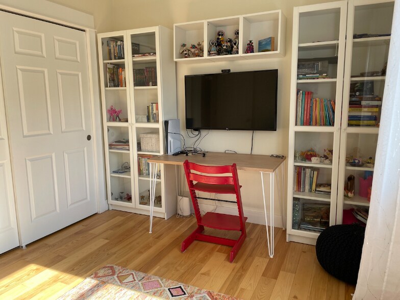 Building Photo - 82 Benthaven Pl