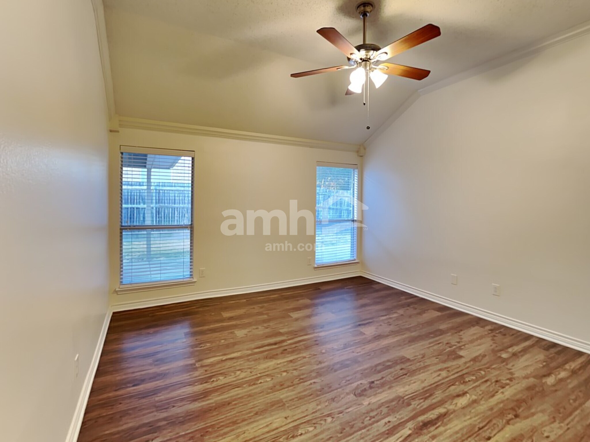 Building Photo - 4709 Shadow Crest Dr