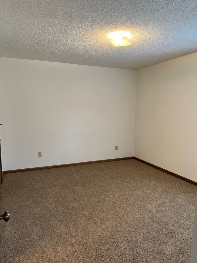 Building Photo - 107 Bogey Ln