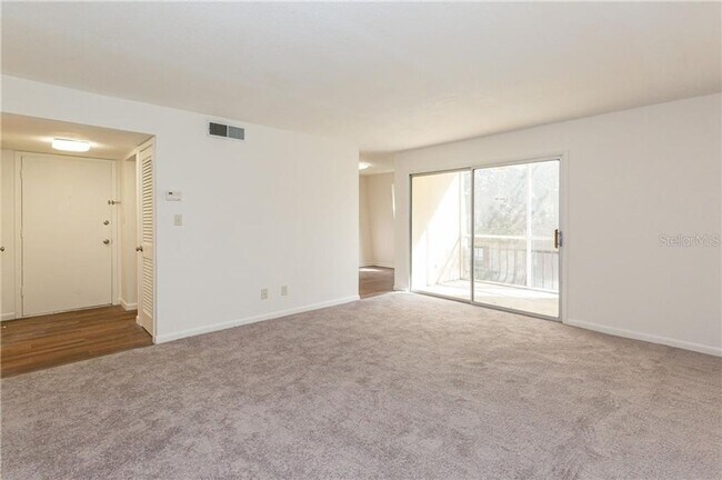 Building Photo - Fantastic 1 /1 x Rent @ Winter Park's Four...