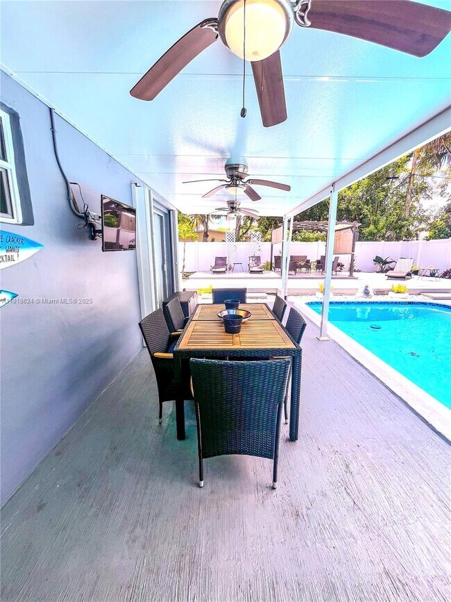 Building Photo - 4420 NW 30th Ct