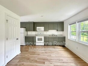Building Photo - 169 Engle Ln