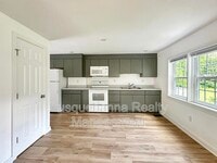 Building Photo - 169 Engle Ln