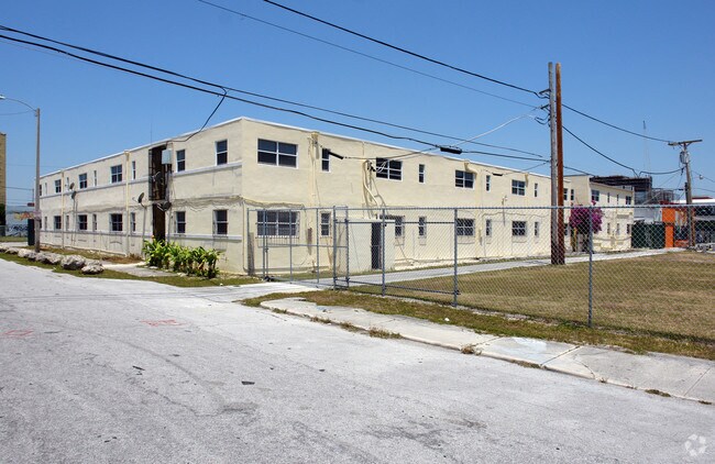 Building Photo - 1335-1343 NE Miami Ct